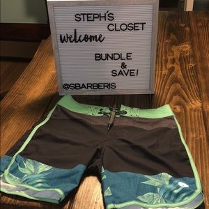 Like new!! OCEAN CURRENT board shorts